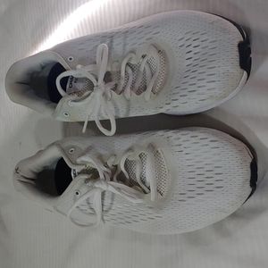 Underarmor Men's UA Charged Pursuit 2 Running Shoes